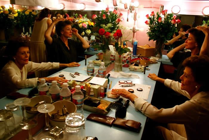 The Color of Rose, the company on stage